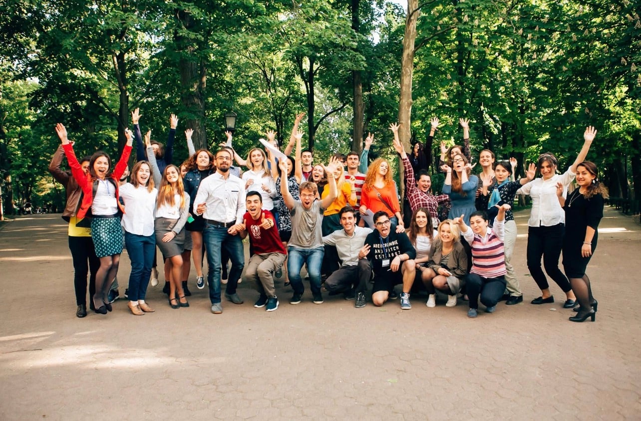 Members of the iDoLead community together outdoors